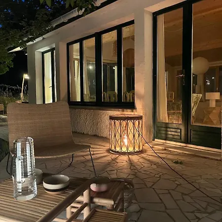 Peaceful Haven Between Countryside And Ocean